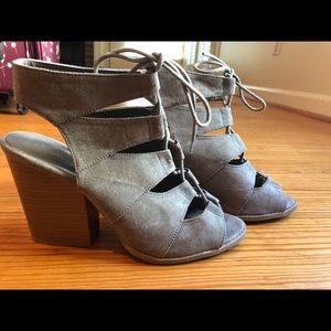 Open toe block heel